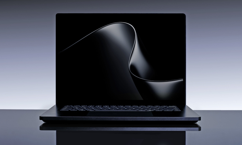 Microsoft Surface Laptop Ultra بمعالج Nvidia RTX Spark